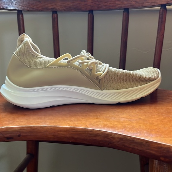 NWT Echo Unltd Men’s Cream/Tan Sneakers Size 9.5 - Picture 6 of 10